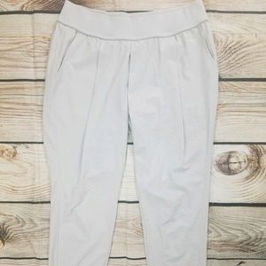 Athleta Size 10 Gray Lightweight Jogger Pants
